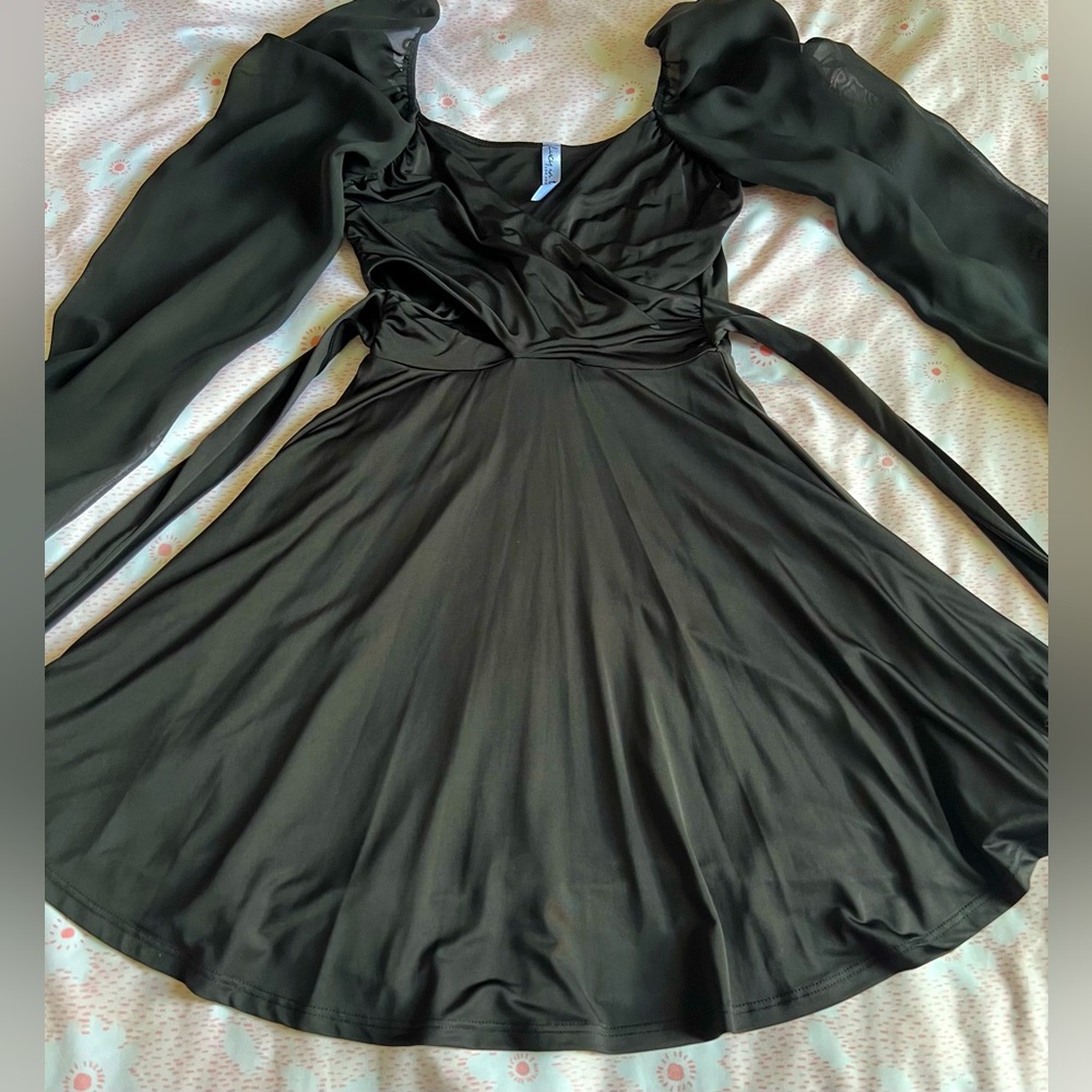LUCY IN THE SKY XS Black Dress Wrap Front Long Sheer Sleeves Long Back Tie